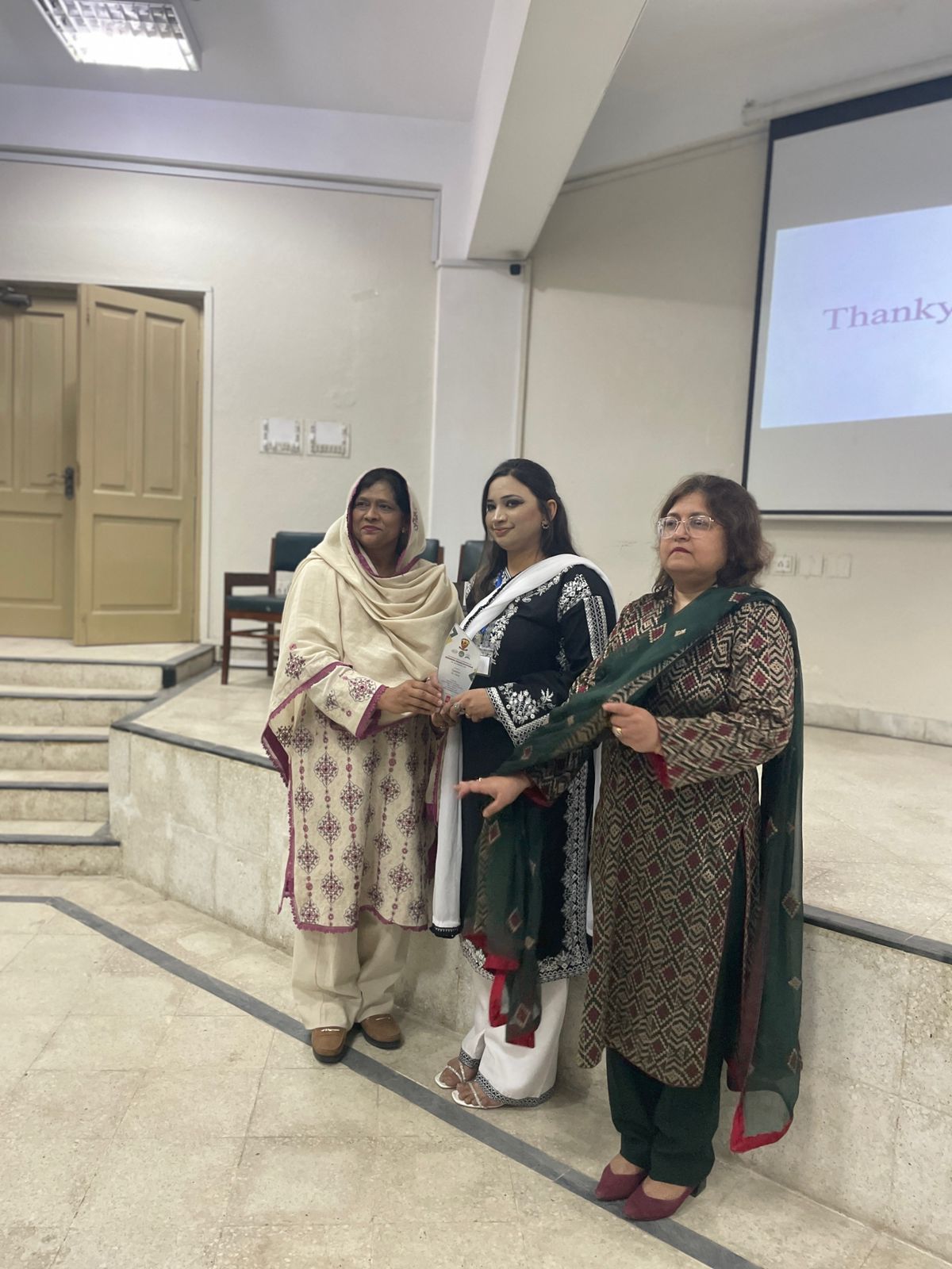 Ms. Hira Yaseen Presents Research Work at Lahore College for Women University