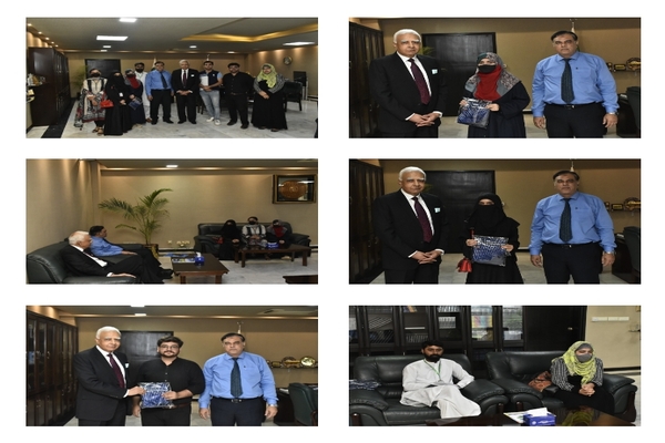 UMT Rector meets with students departing for Malaysia International Summer School