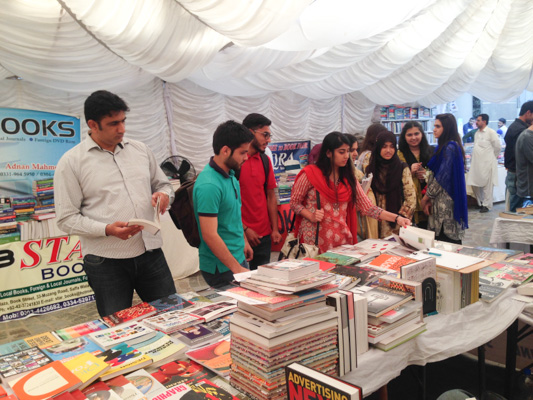 UMT Sialkot Book Fair-2017 attracted a large number of people