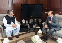 Dr Hasan Sohaib Murad, Rector UMT, discusses higher education issues with Dr Mukhtar Ahmad, Chairman HEC