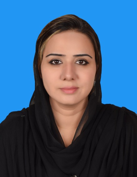 Dr Amna Arif